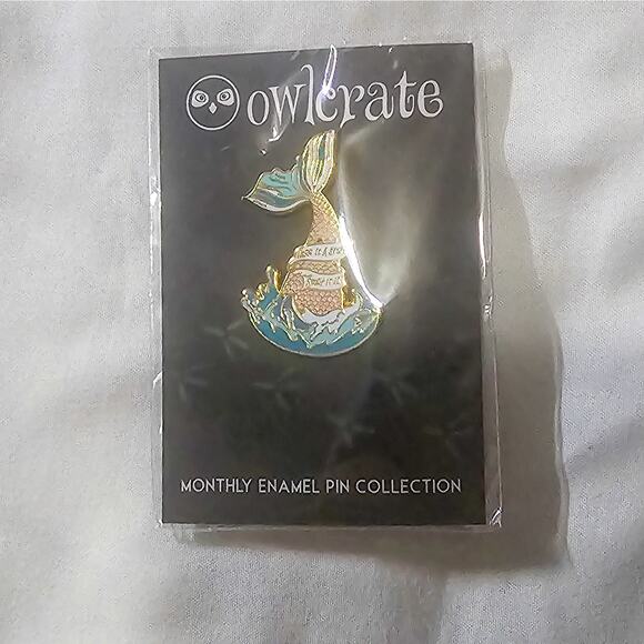 Owlcrate New enamel collector pin Beneath the Waves - Picture 2 of 5